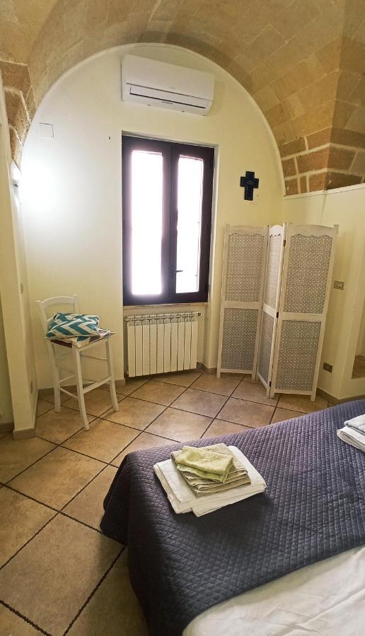 Palazzo Saraceno Apartment-Taras Tarent Zewnętrze zdjęcie