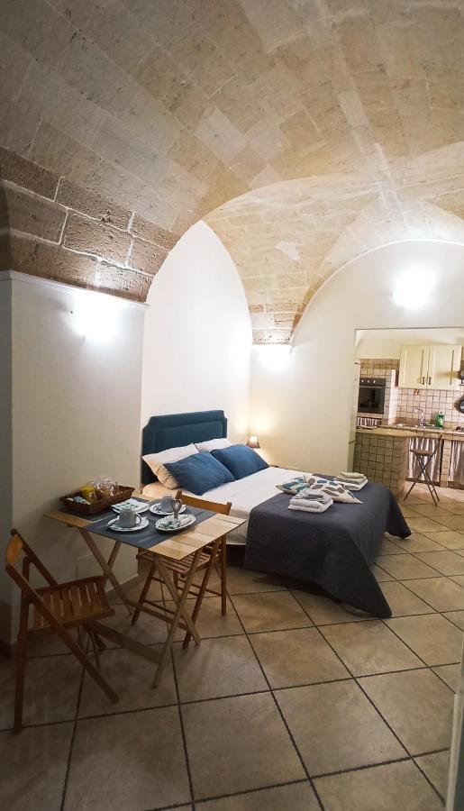 Palazzo Saraceno Apartment-Taras Tarent Zewnętrze zdjęcie